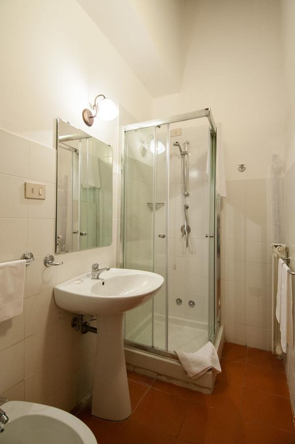 Hotel Capranica Buitenkant foto